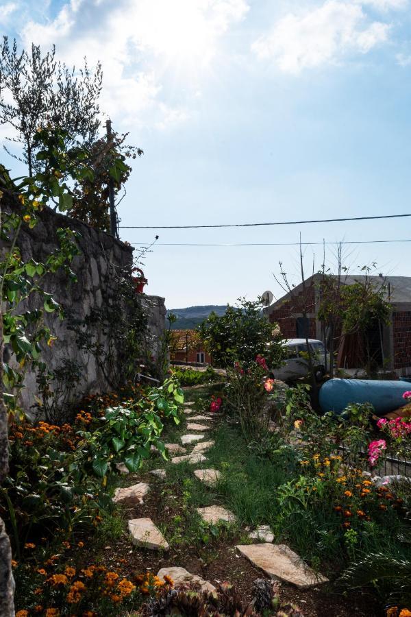 Apartmani Kamena Ruza Budva Exterior photo